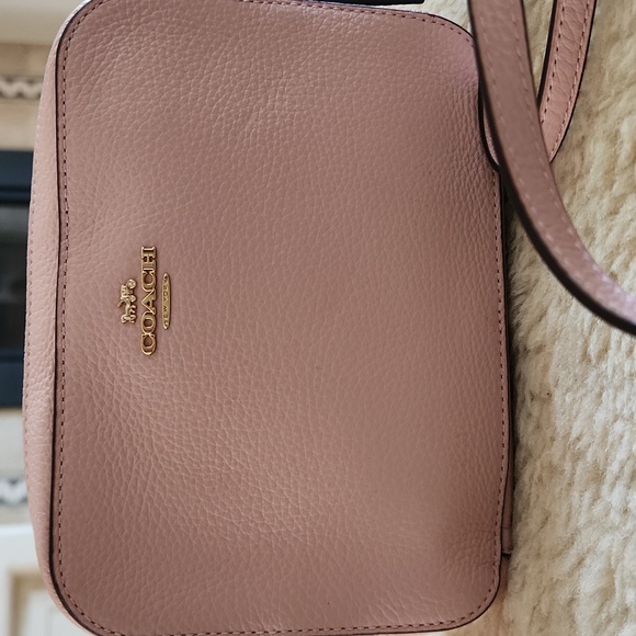 Gorgeous Coach Soft Pink Leather Camera Style Crossbody Bag 💖 - Picture 2 of 16